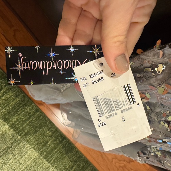 Xtraordinary Sequin Dress - Picture 7 of 7